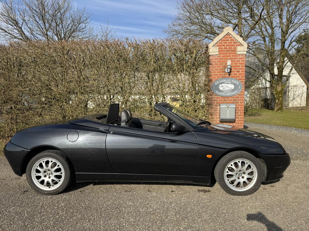 Alfa Romeo Spider 2000