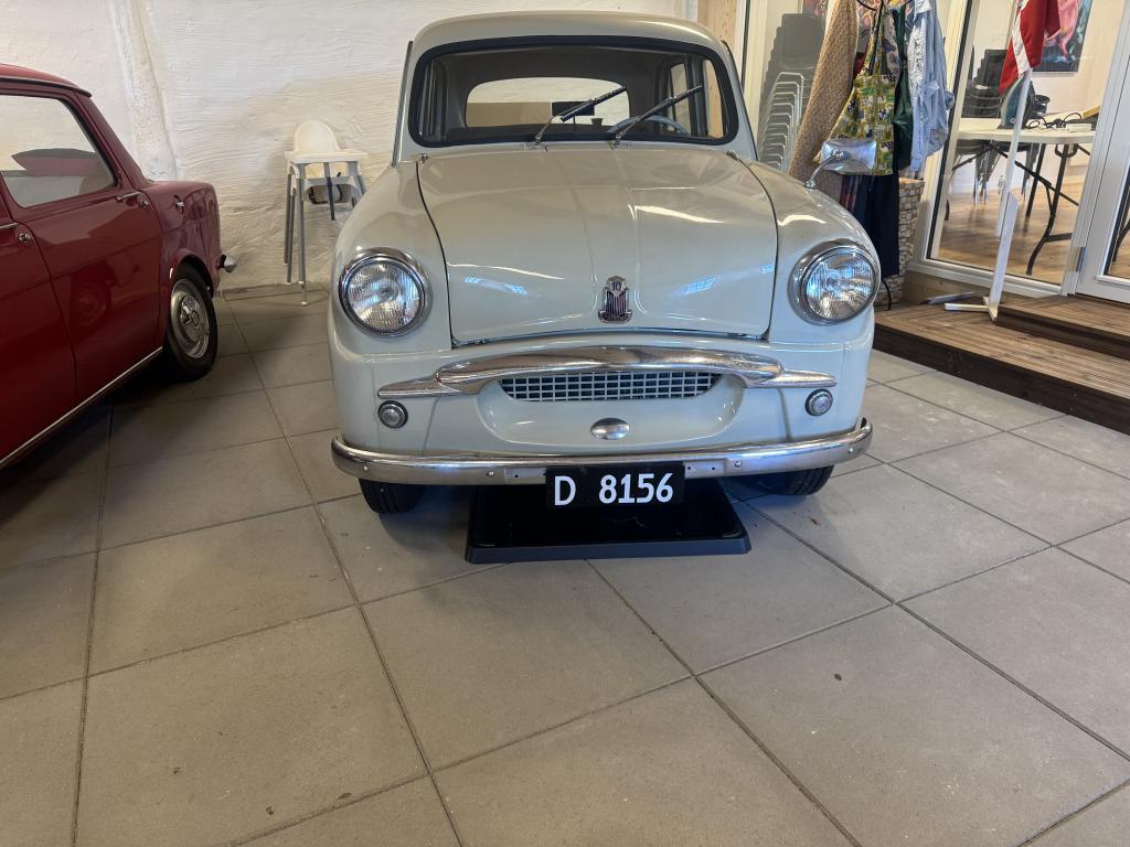 Standard Vanguard Junior Kr. 69500 1956